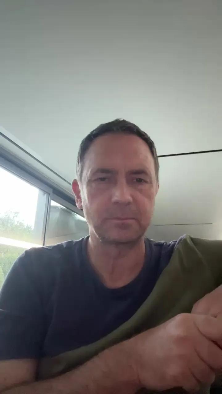 Offline foreskinuk on Cam4