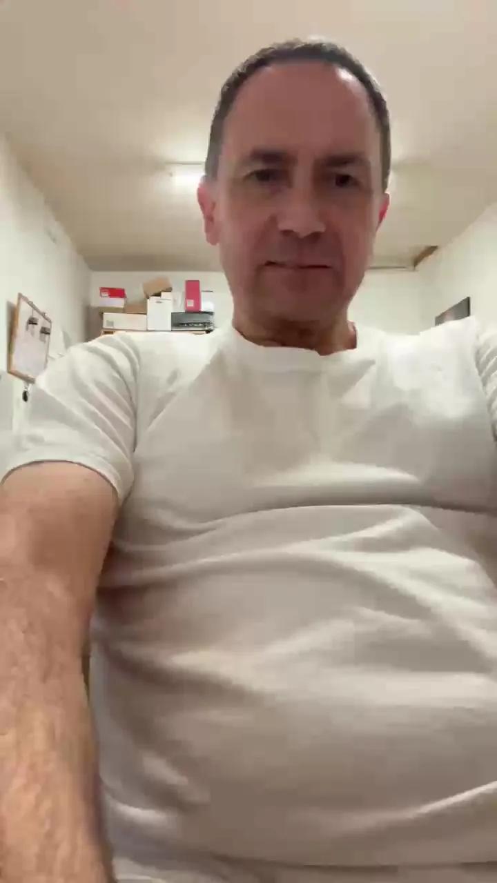 Offline foreskinuk on Cam4