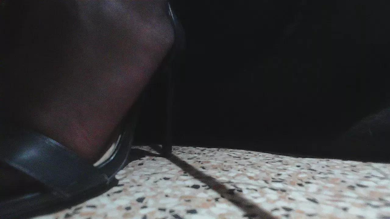 Offline Francescaleo on Cam4