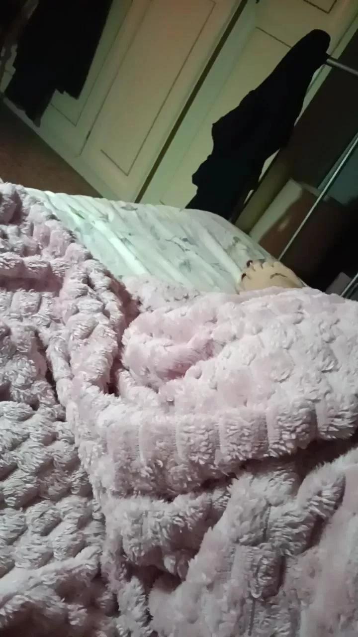 Offline Francescaleo on Cam4