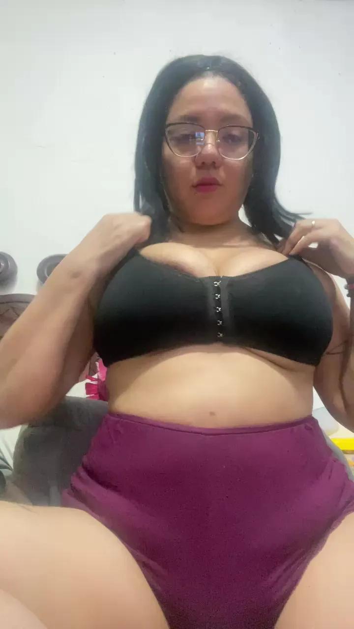Offline Gatavuela on Cam4
