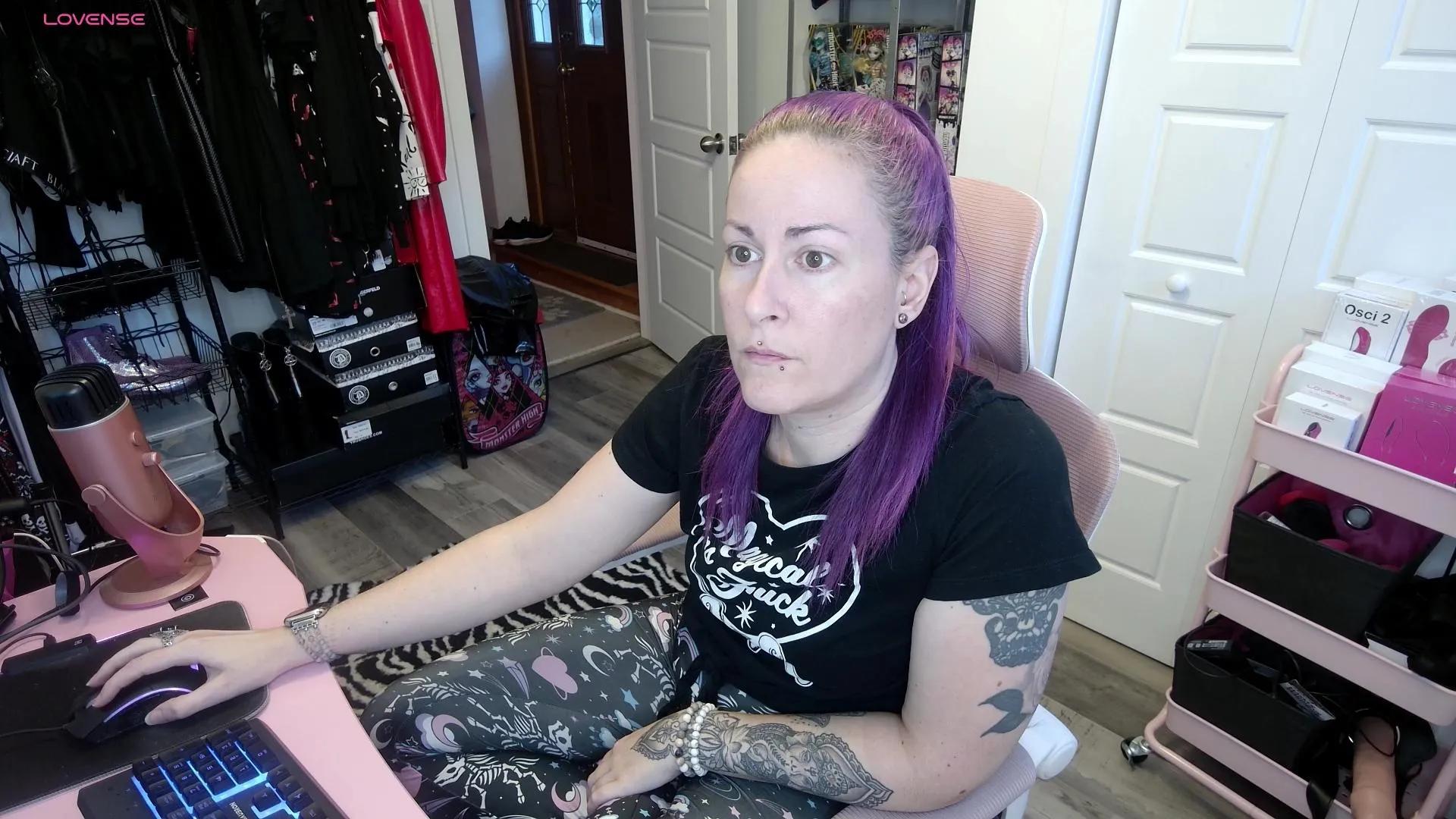gennyrock on Cam4 