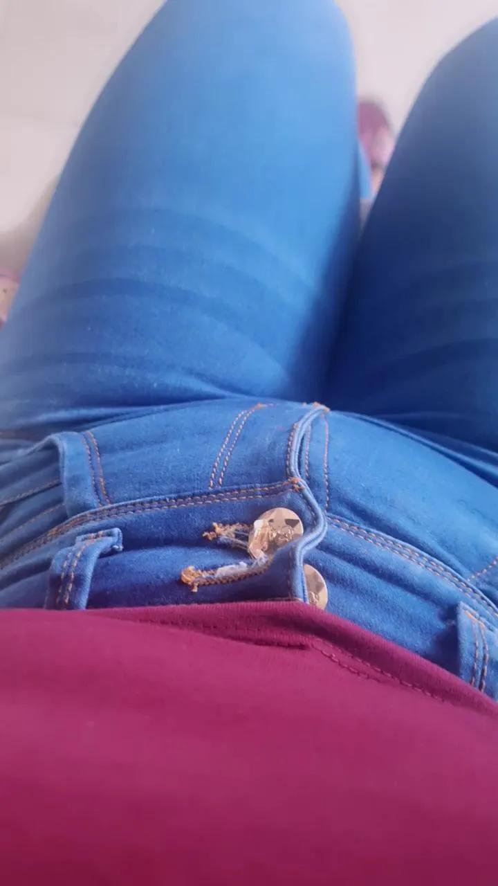 girl_pee