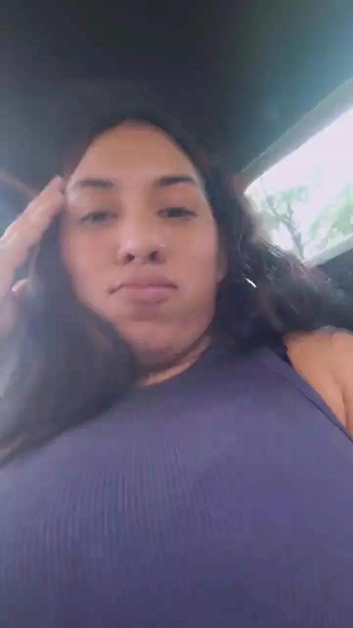 Freechat girl_pee on Cam4