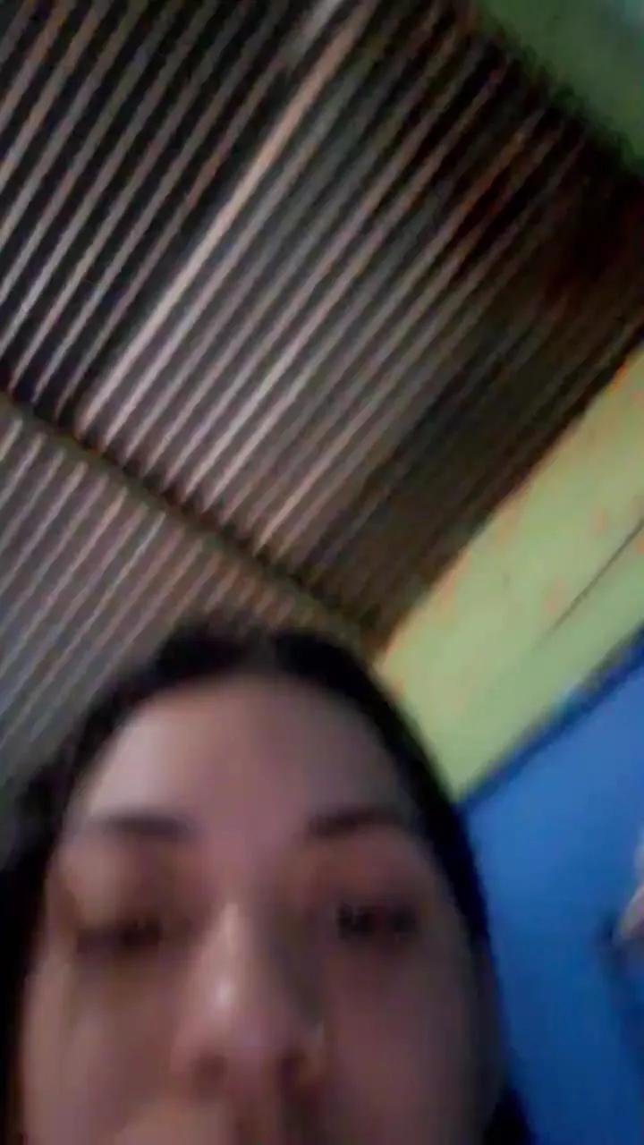 Freechat girl_pee on Cam4
