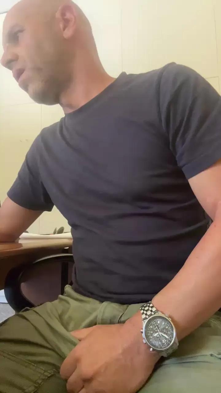 Offline Gladiatore_69 on Cam4