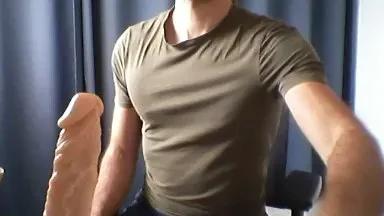 Offline Glucdick on Cam4