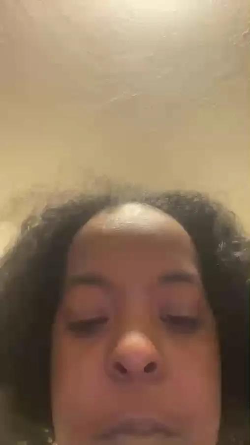 Offline GoddessLola on Cam4