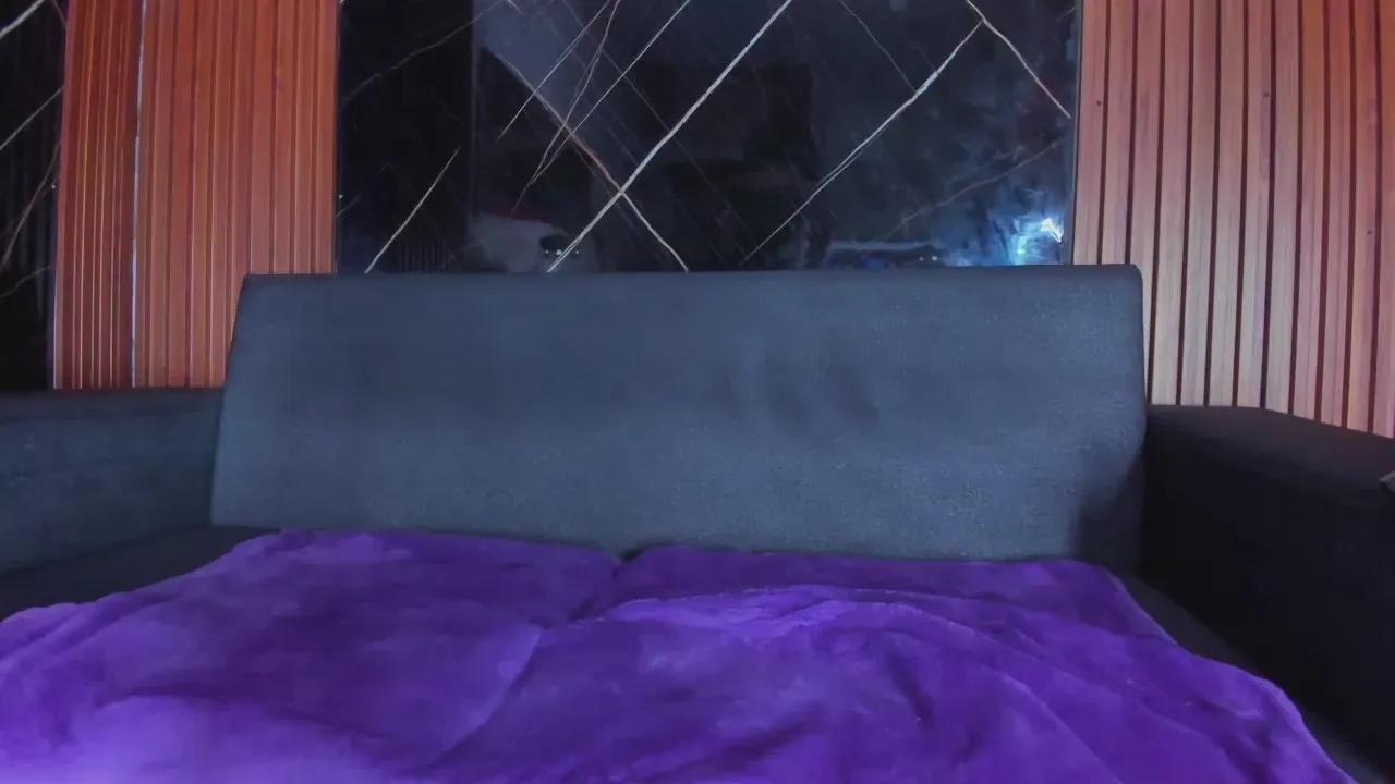 Gollden_dreams on Cam4 