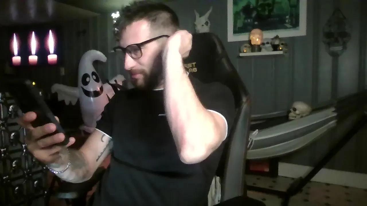 Offline H_Daddy on Cam4