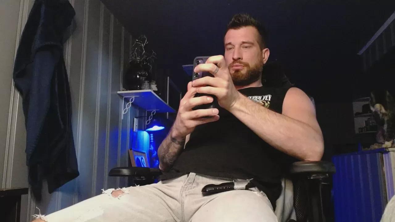 Offline H_Daddy on Cam4