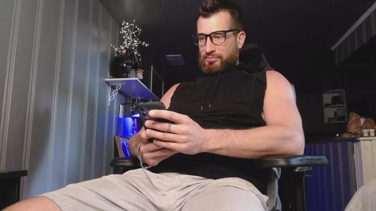 Offline H_Daddy on Cam4