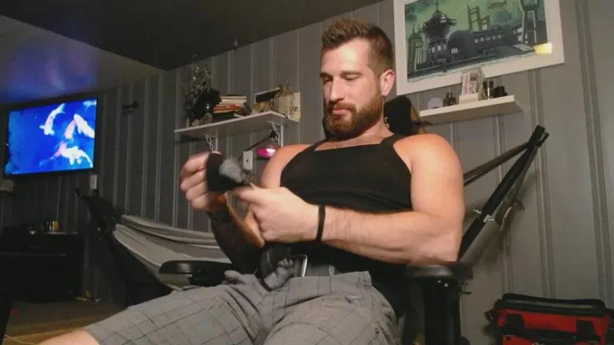 Offline H_Daddy on Cam4