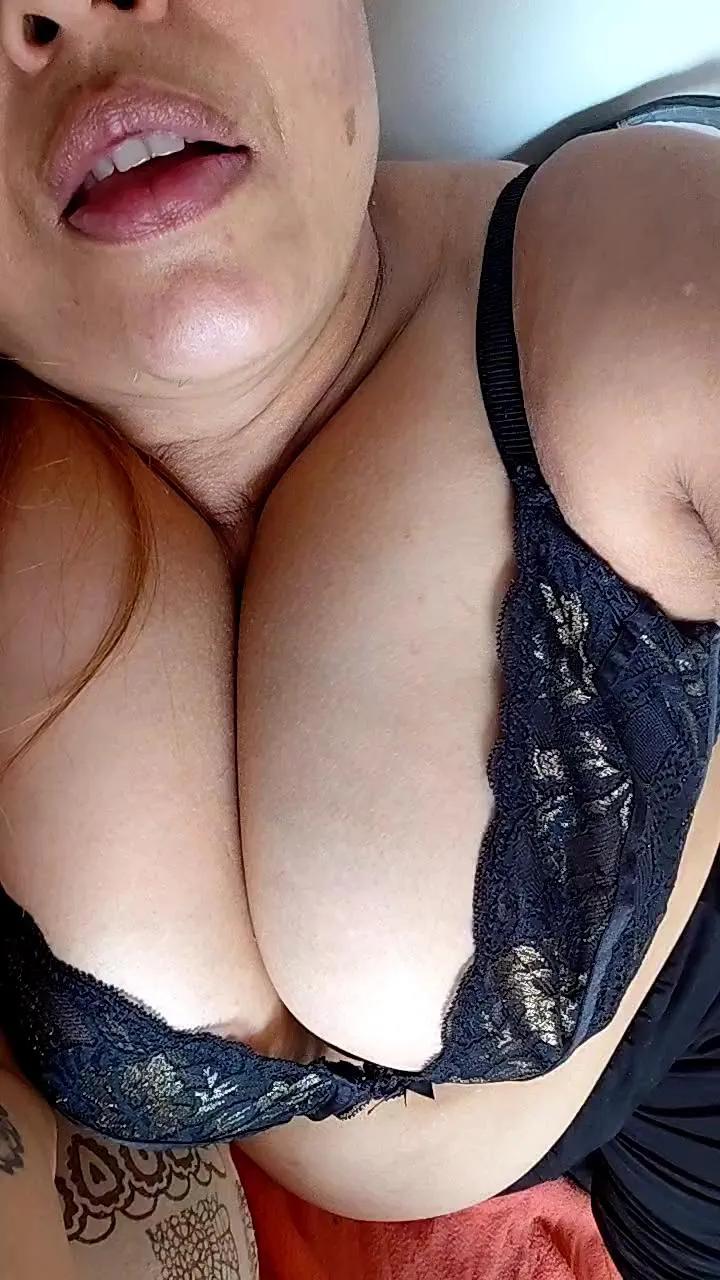 halanamorena on Cam4 