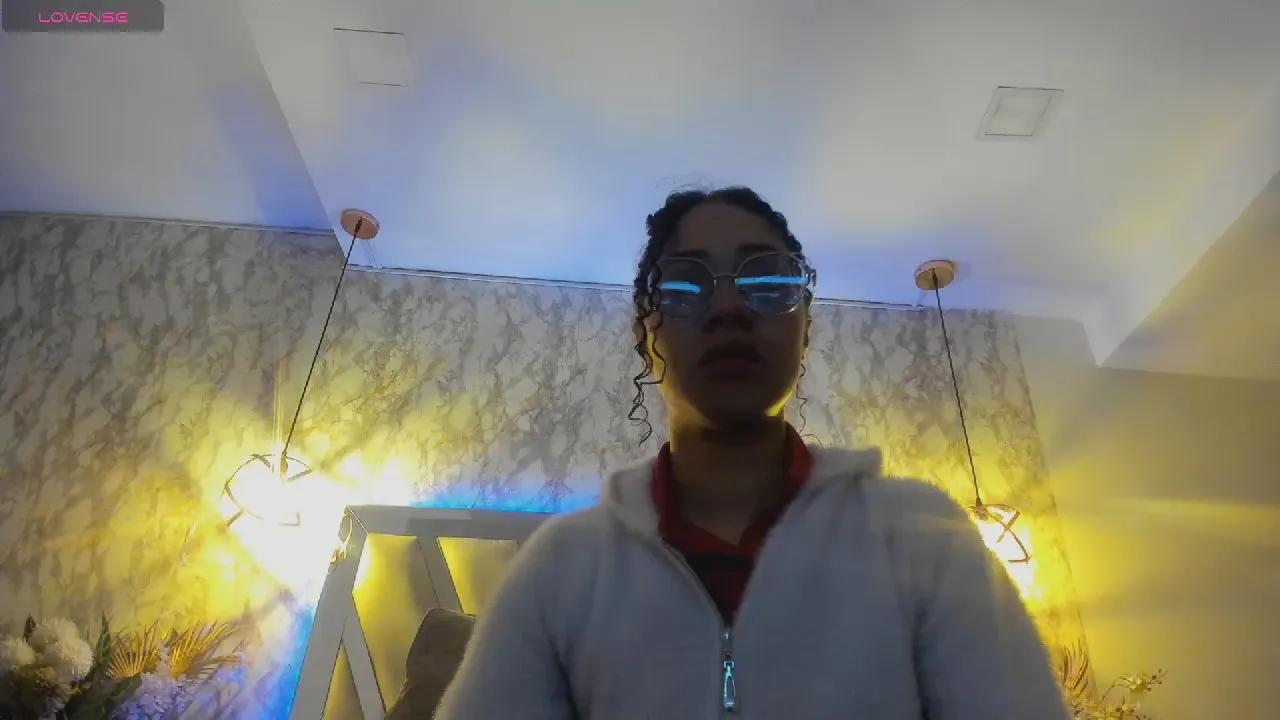 Hanna_Corne on Cam4 
