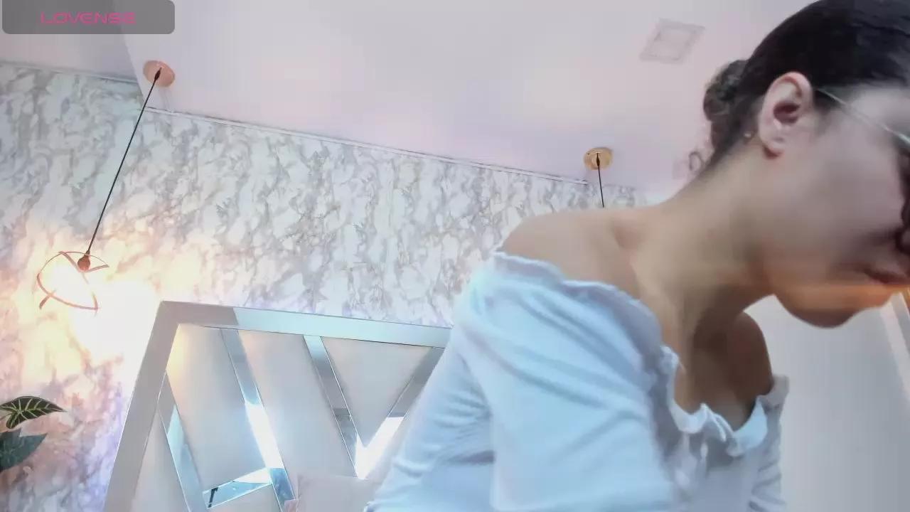 Hanna_Corne on Cam4 