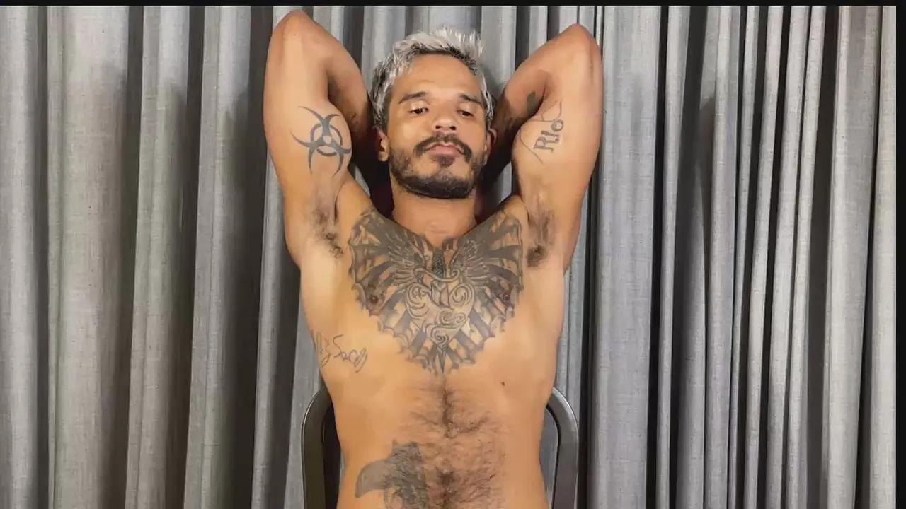 Offline HardBioDomMale on Cam4