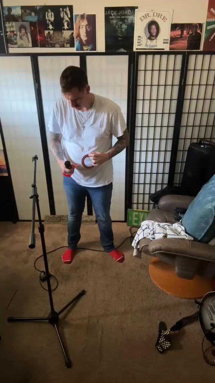 Offline HardwrkingK0 on Cam4