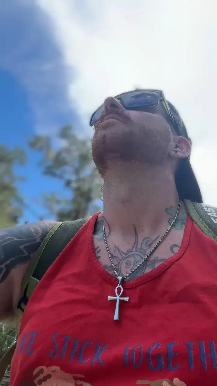 Offline HardwrkingK0 on Cam4