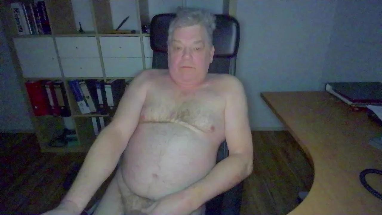 HarryOnline24 on Cam4 