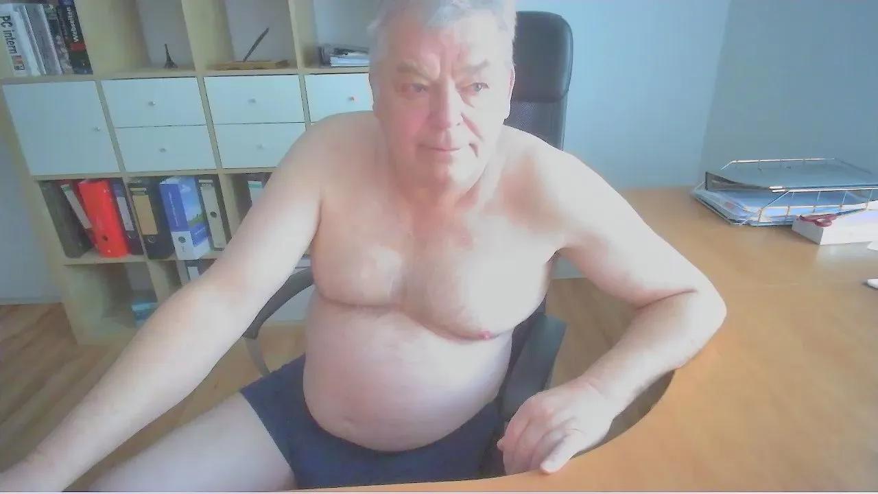 HarryOnline24 on Cam4 