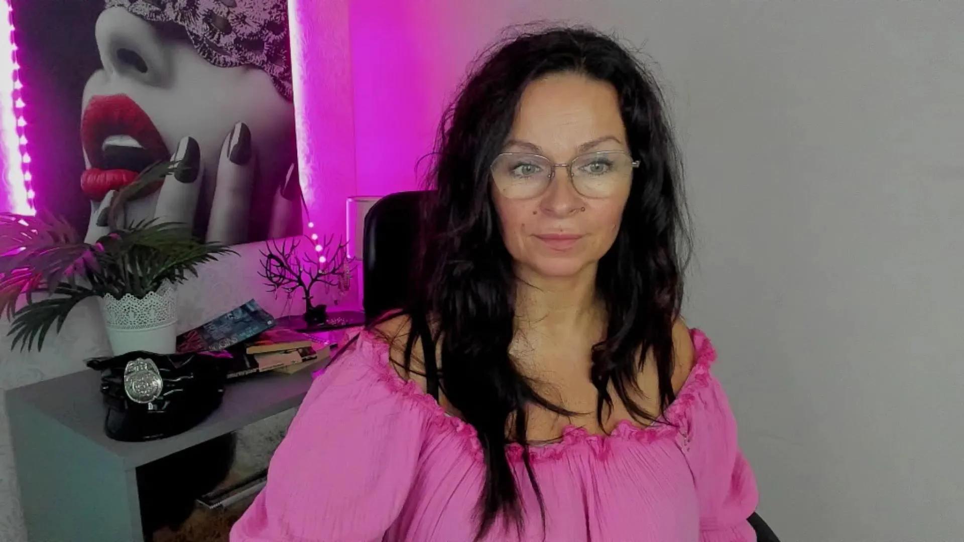 Helen_Wild on Cam4 