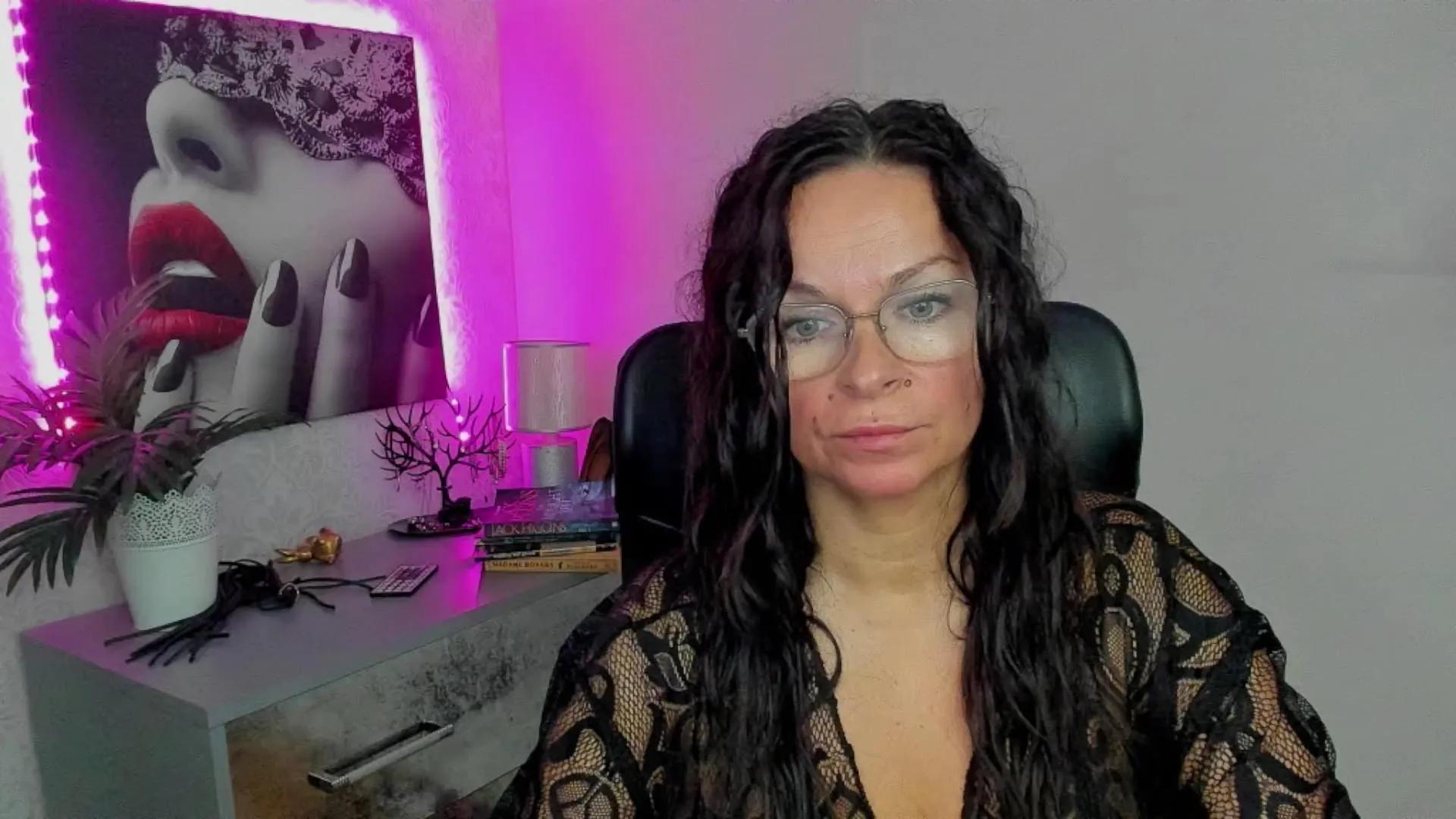 Helen_Wild on Cam4 