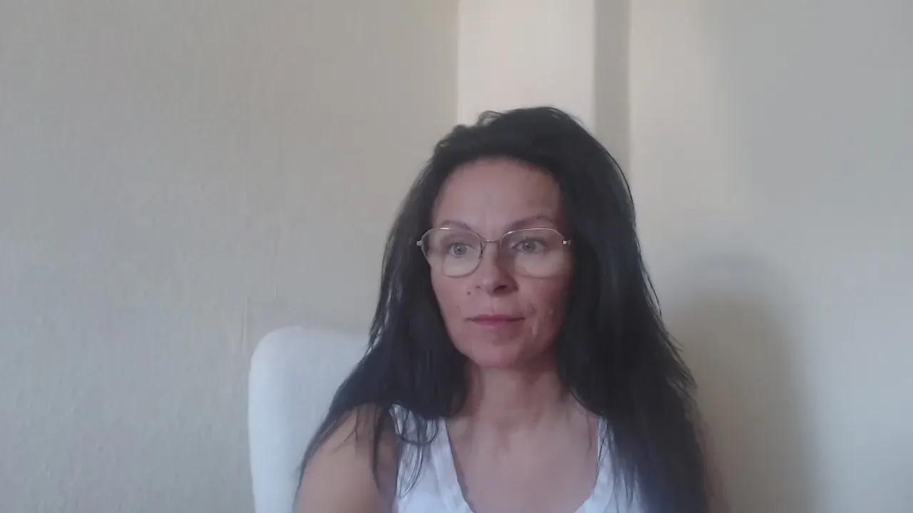 Helen_Wild on Cam4 