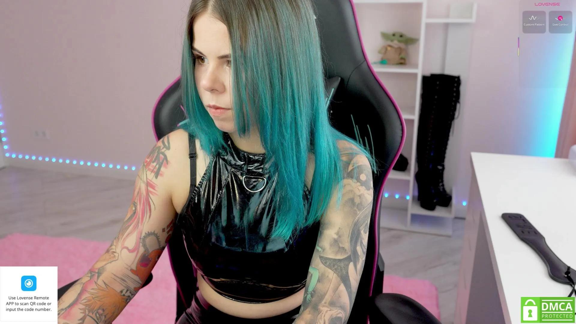 Hellokittyalice on Cam4 