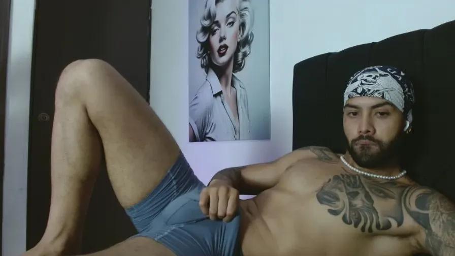 Offline Hendry_ on Cam4