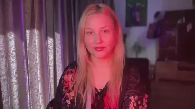 Offline HollyHanter on Cam4
