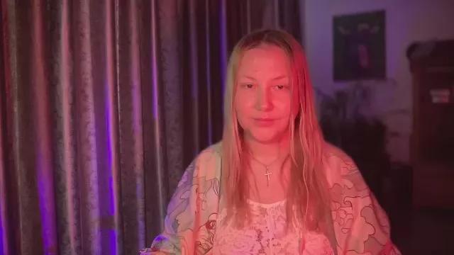 Offline HollyHanter on Cam4