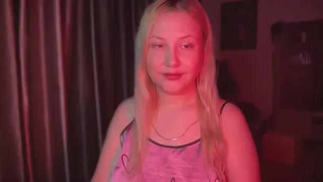 Offline HollyHanter on Cam4