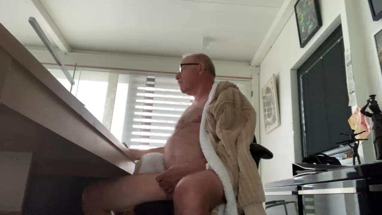 Offline hungjack on Cam4