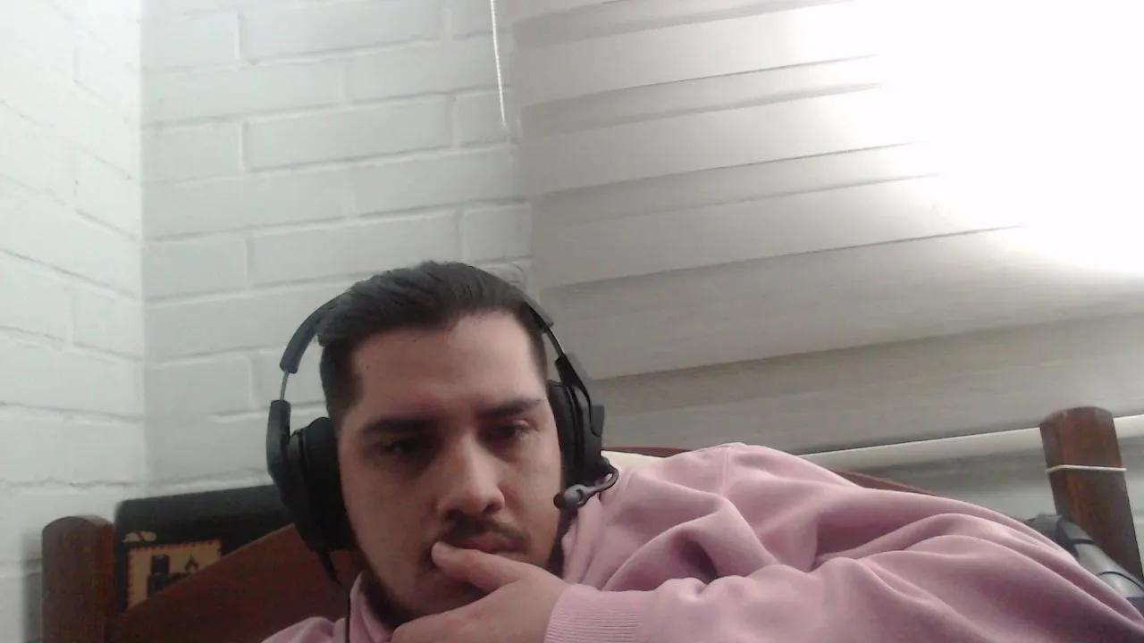 Offline Hungweeb on Cam4