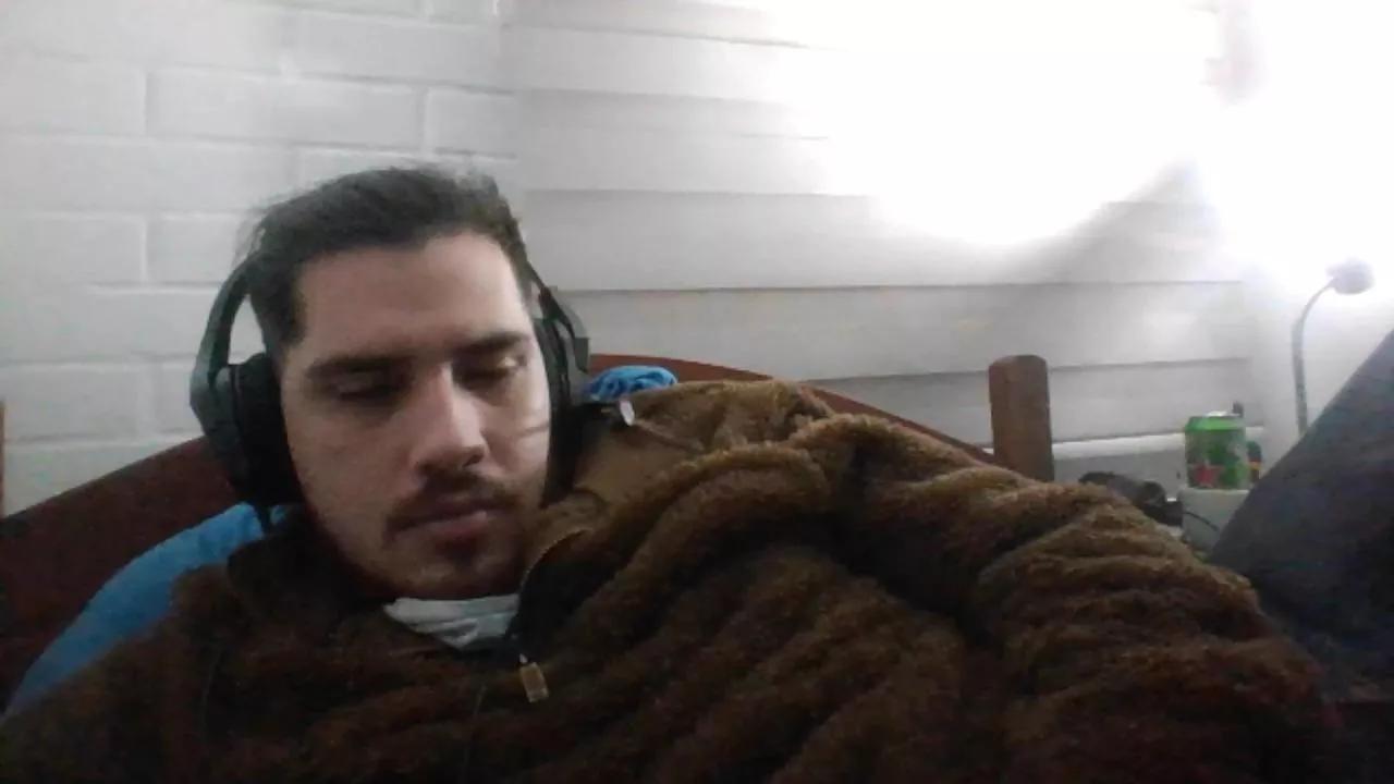 Offline Hungweeb on Cam4