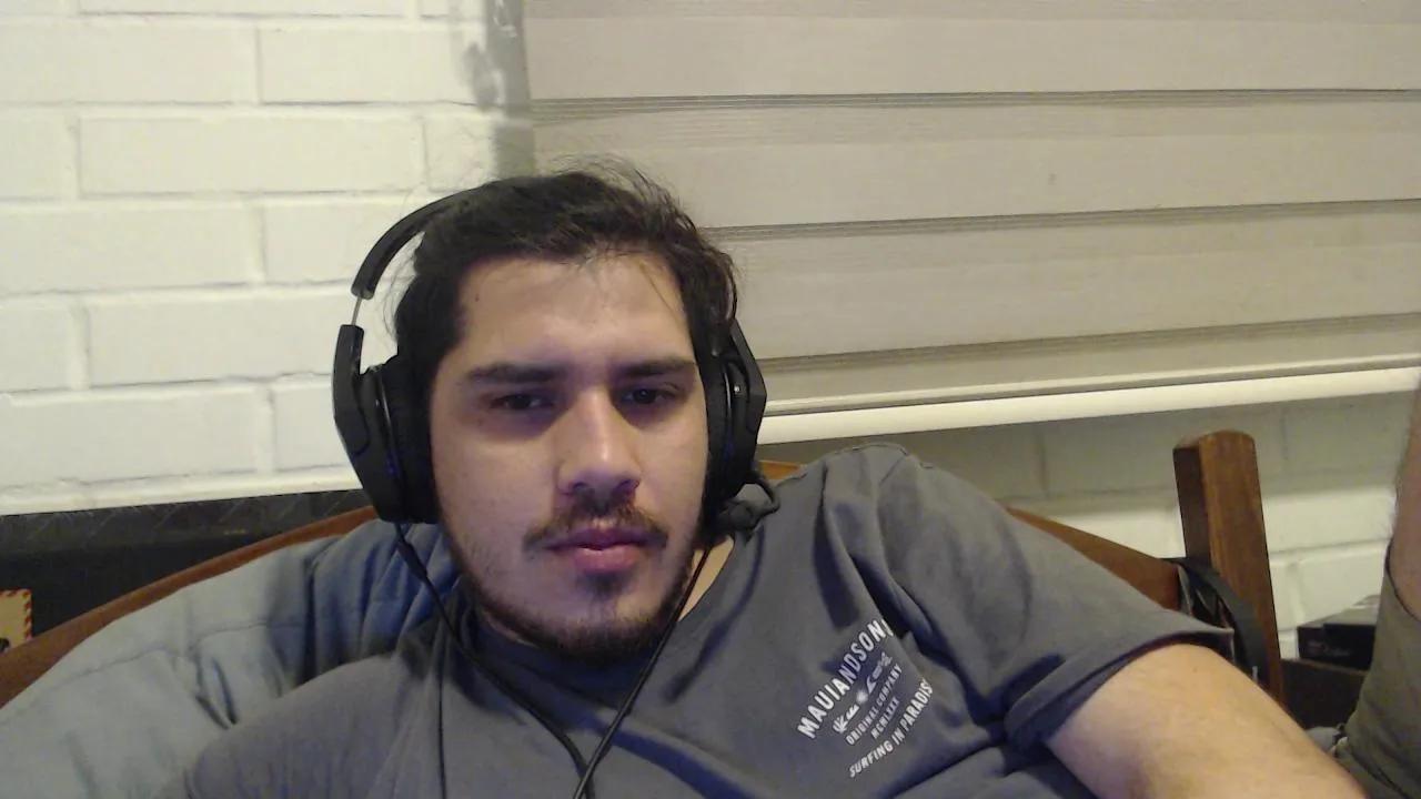 Offline Hungweeb on Cam4