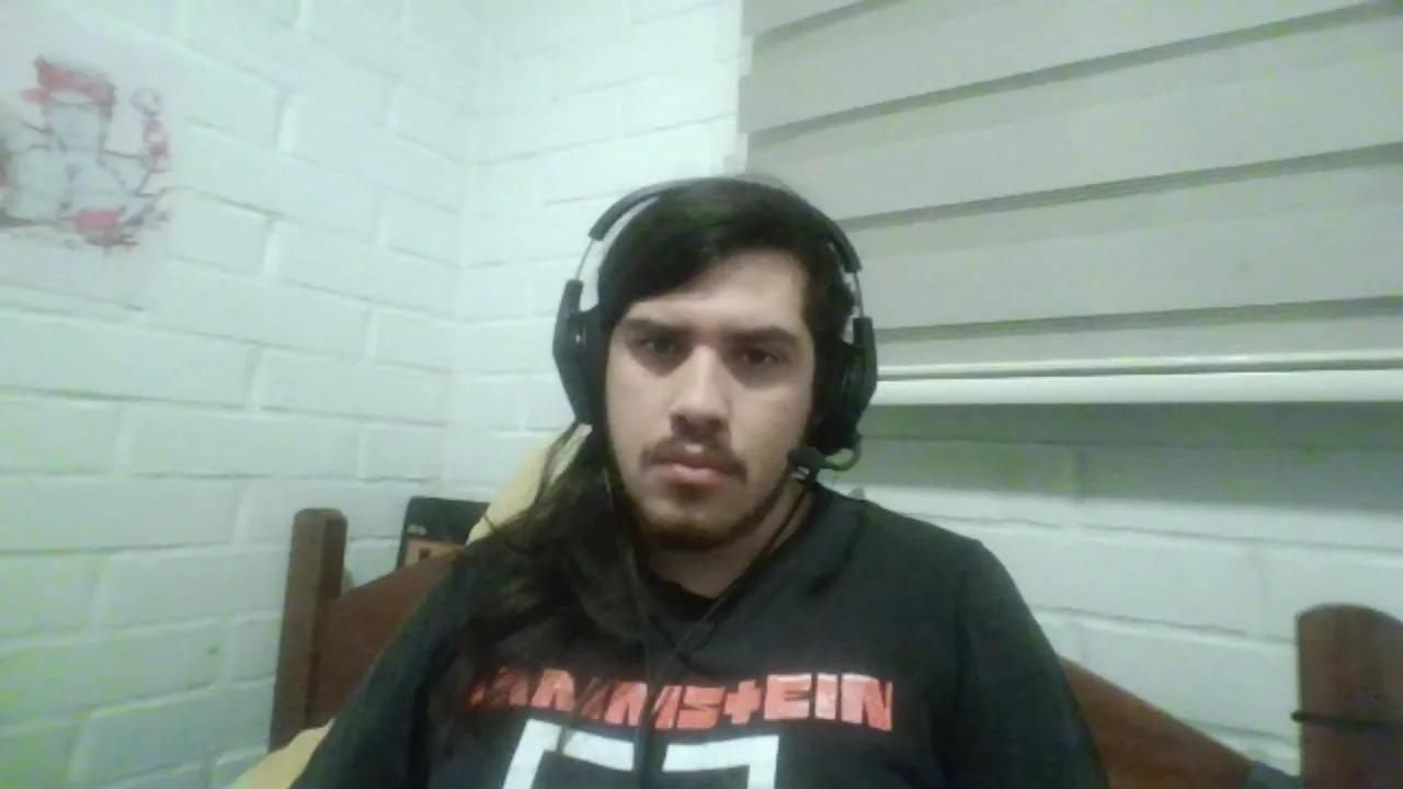 Offline Hungweeb on Cam4