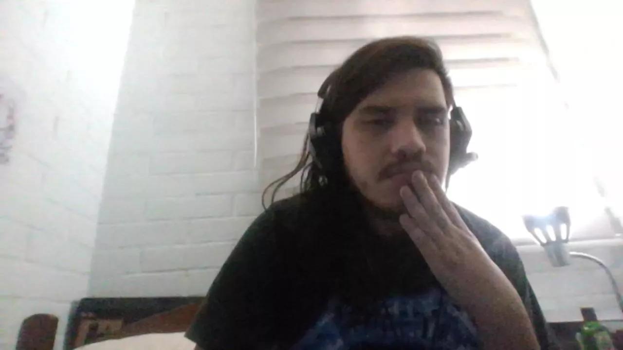 Offline Hungweeb on Cam4