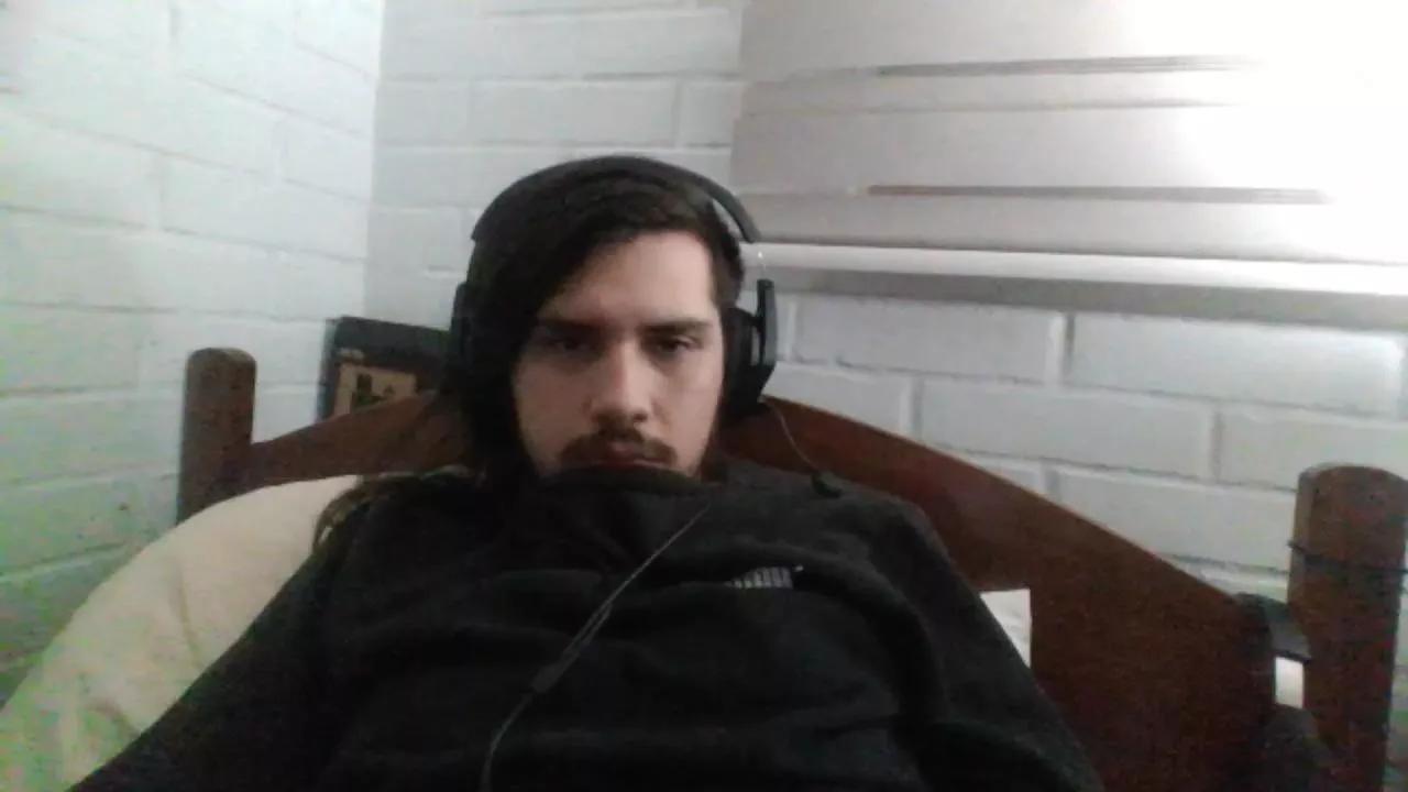 Offline Hungweeb on Cam4