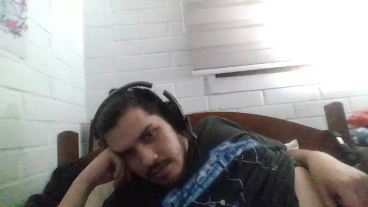 Offline Hungweeb on Cam4