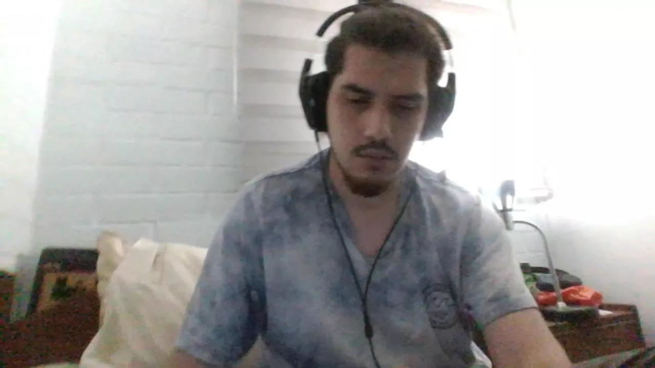 Offline Hungweeb on Cam4