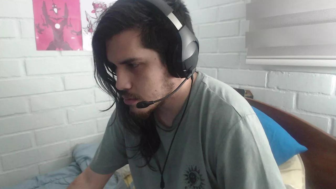 Offline Hungweeb on Cam4