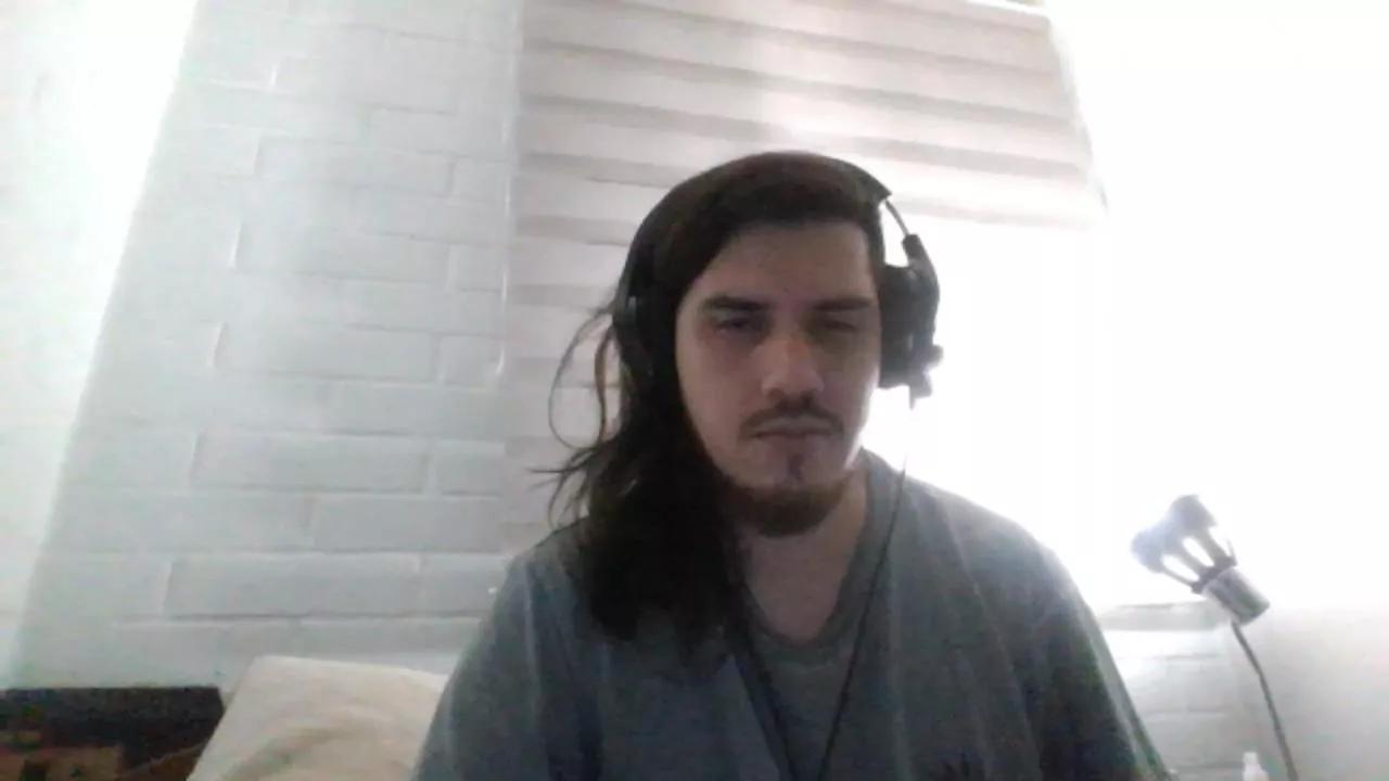 Offline Hungweeb on Cam4
