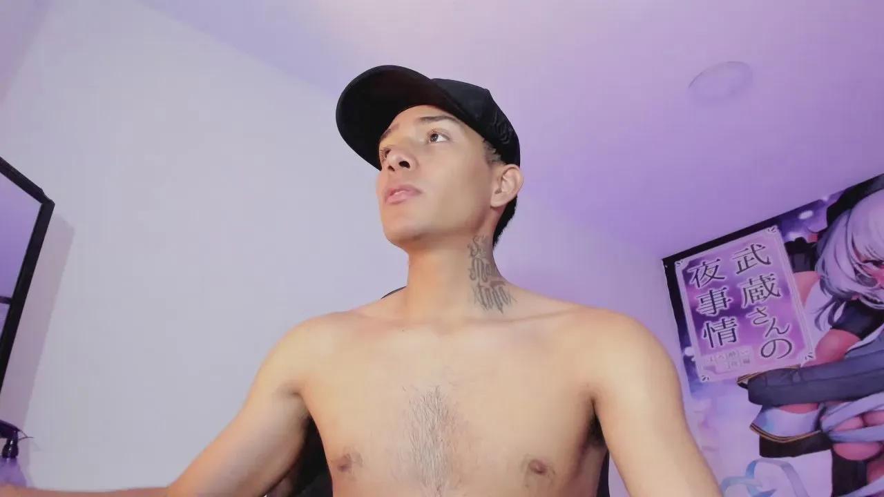 Offline Hunter_Booy on Cam4