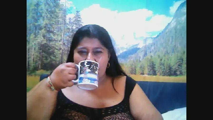 Indianhon3y on Cam4 