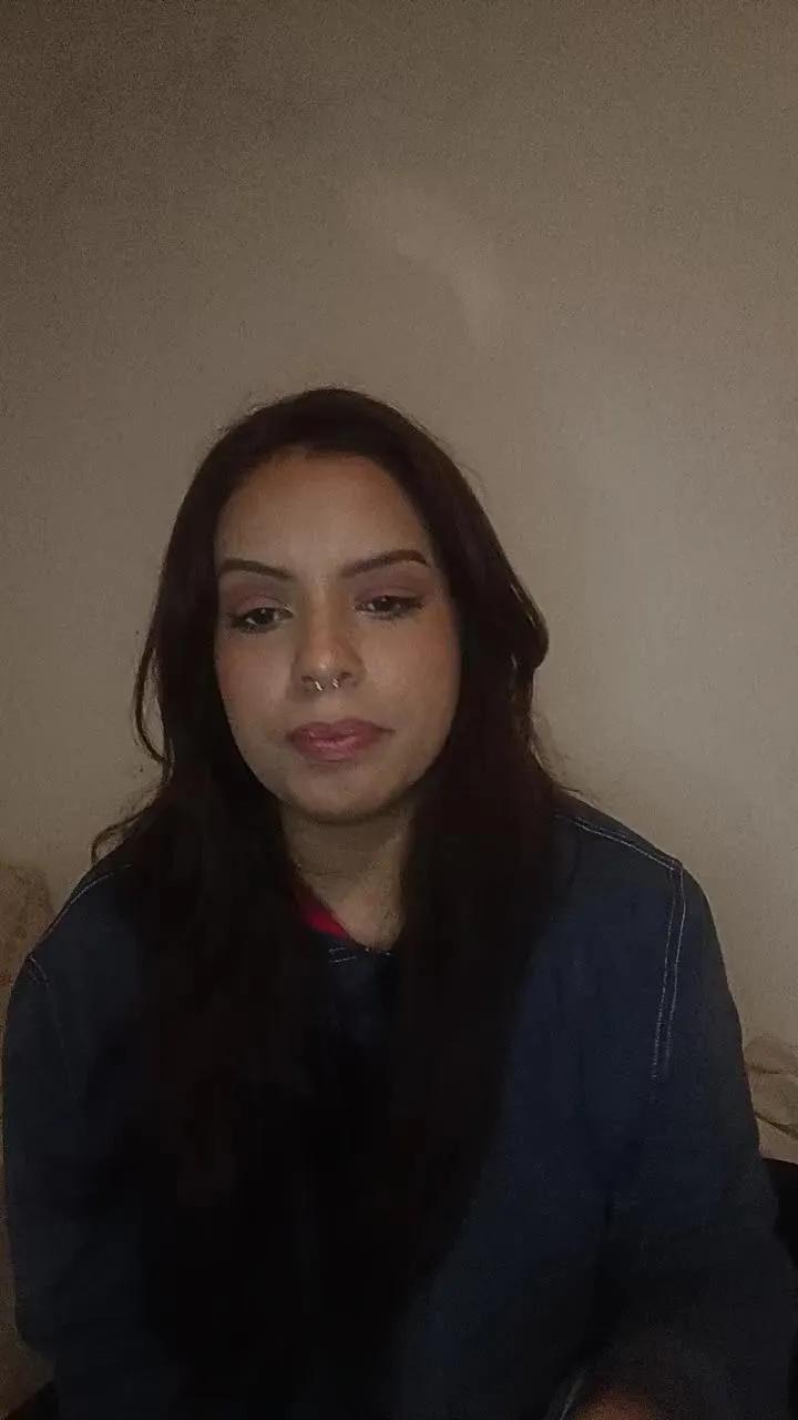 Offline isabella323 on Cam4