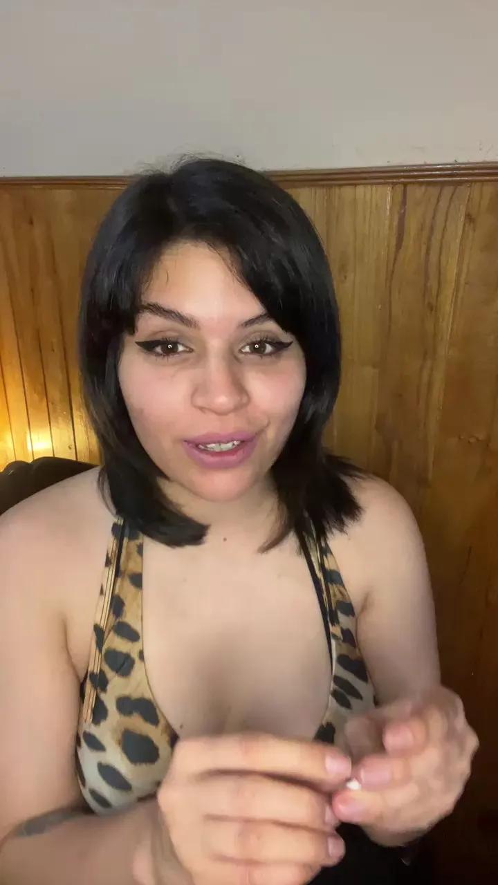 Offline Jan3Bloss0m on Cam4