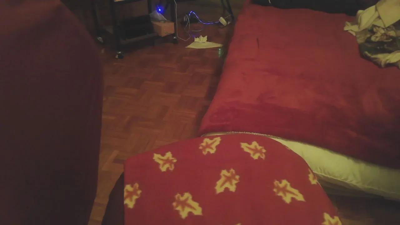 Offline JANININA on Cam4