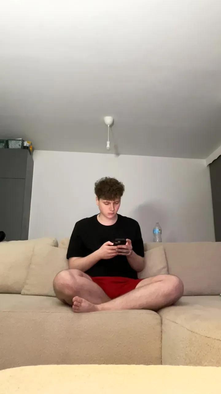 Jeunecouple_gay on Cam4